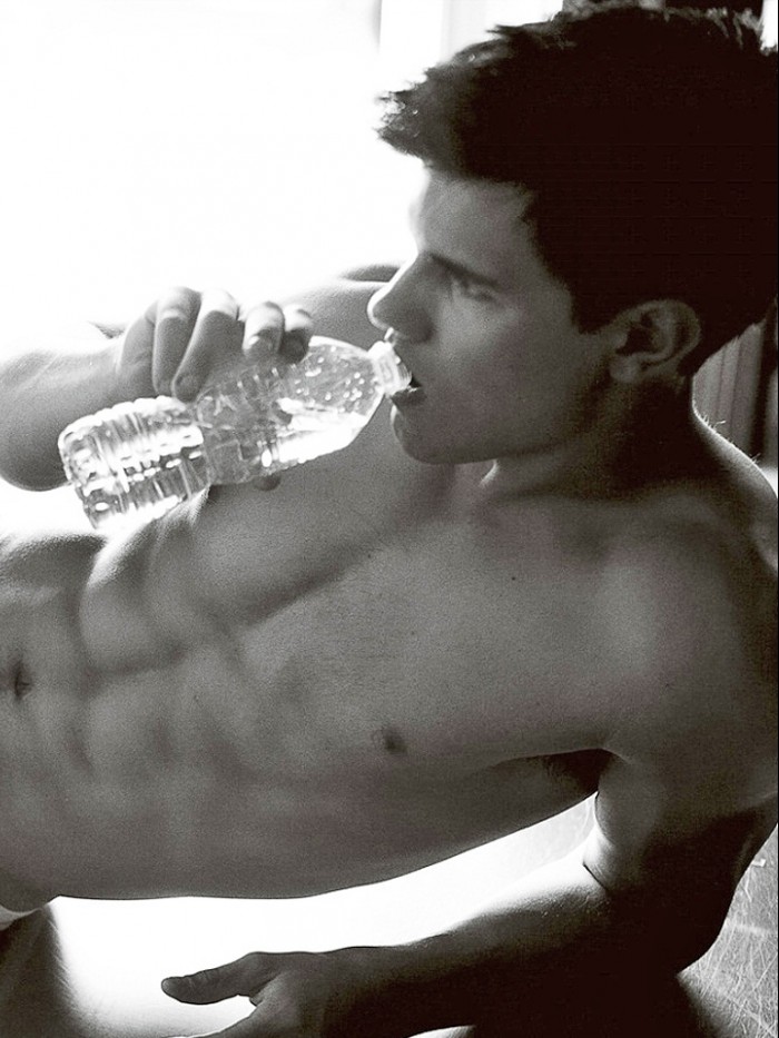 Taylor Lautner  15