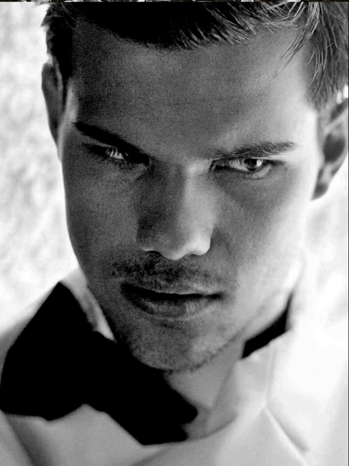 Taylor Lautner  8