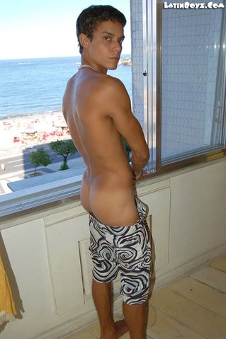 Augie - Latinosbrazil.blogspot.com 3